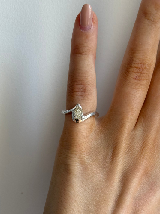 VENUS YELLOW MOISSANITE PINKY RING